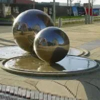 Фонтан из 2 стальных шаров (518906) ∅ 1 и ∅ 1,5 м. Будённовск